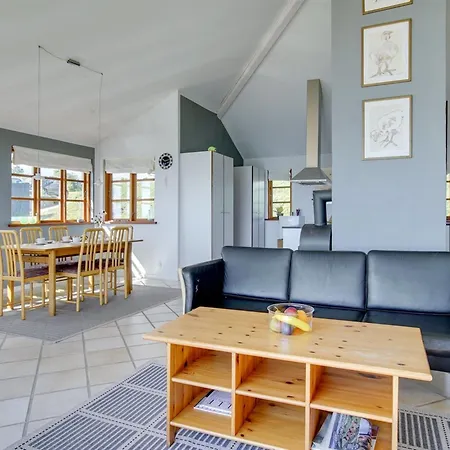 Nyaraló Botmar - 10m From The Sea By Interhome *